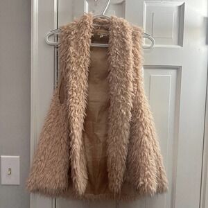En Crème faux fur vest